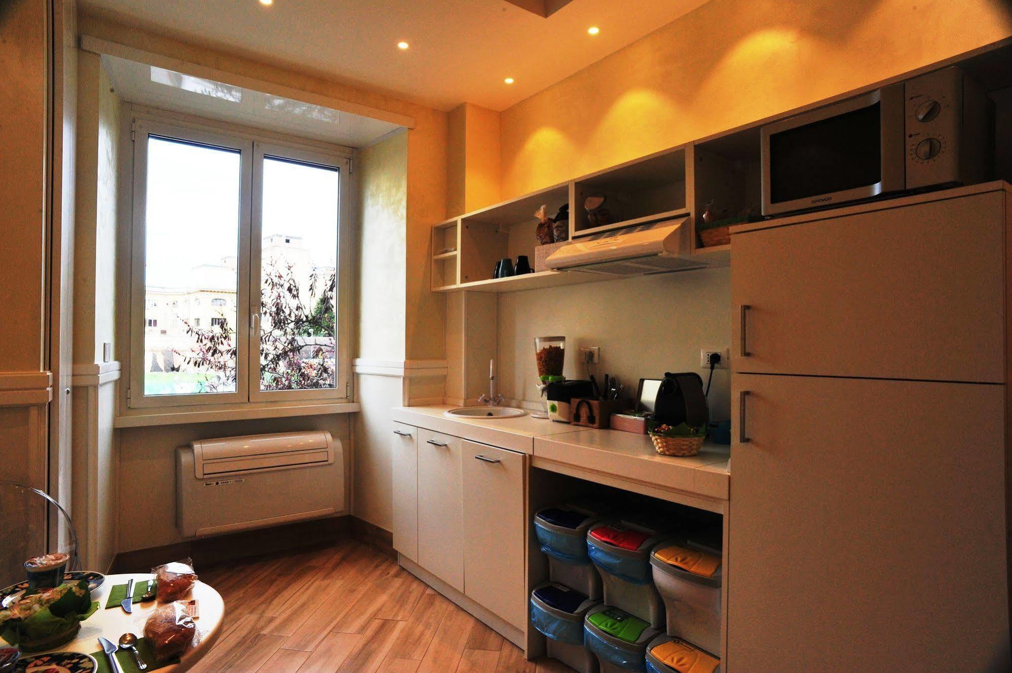 Bed and Breakfast Residenza Matteucci Рим Екстер'єр фото