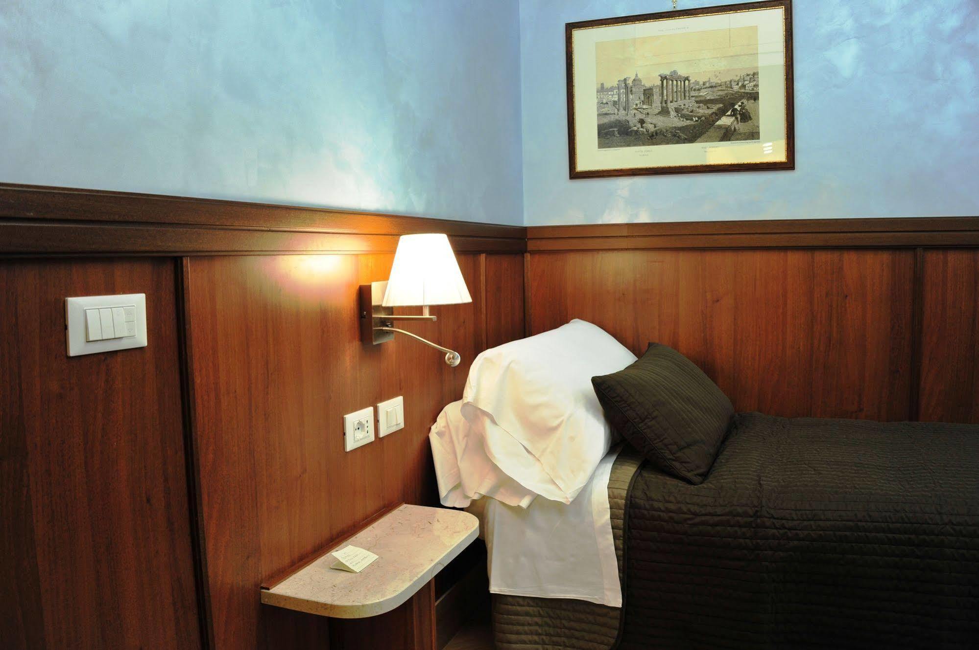 Bed and Breakfast Residenza Matteucci Рим Екстер'єр фото