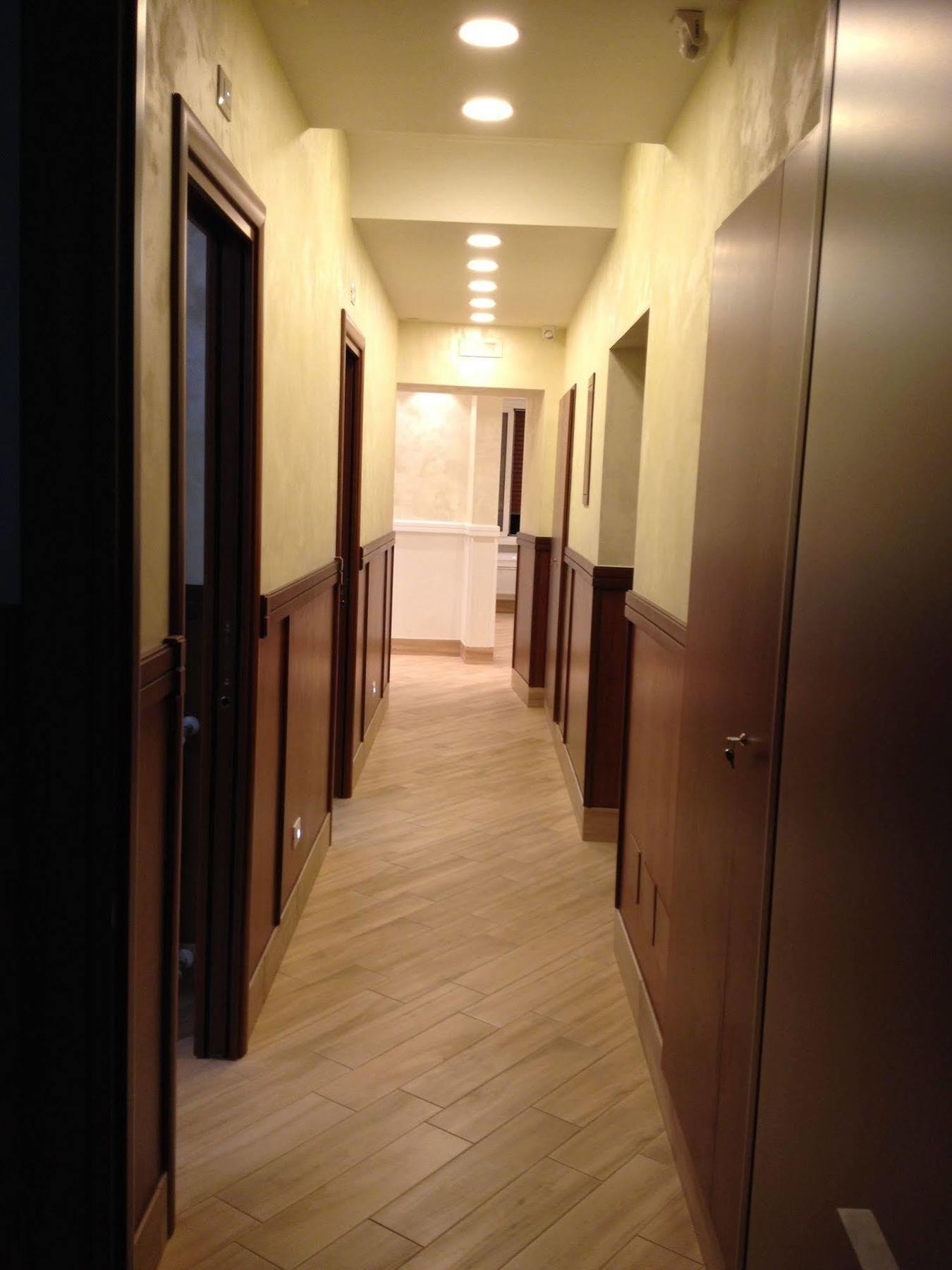 Bed and Breakfast Residenza Matteucci Рим Екстер'єр фото